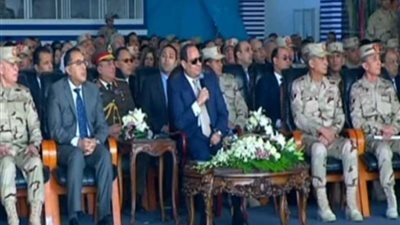 السيسي يشهد وضع حجر الأساس لمشروع الصوب الزراعية (فيديو)