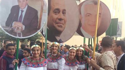 جامعة المنوفية تستقبل وزير التعليم العالي بلافتات 