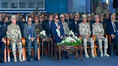 موجز الرابعة..الرئيس السيسى يفتتح مشروعات الصوب الزراعية ..واحالة قضية فساد القمح للجنايات