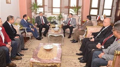 محافظ بني سويف يستقبل وزير القوى العاملة