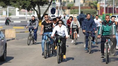 ليلى مقلد تحفز الشباب على الرياضة بماراثون دراجات.. صور