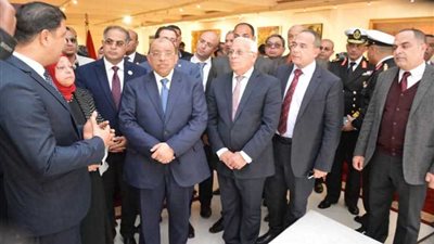 محافظ بورسعيد ووزير التنمية المحلية يفتتحان متحف النصر