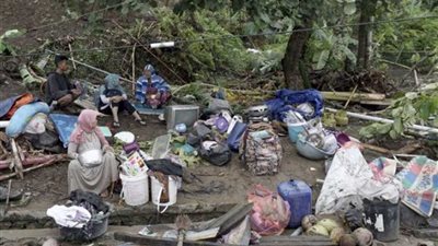 222 قتيلاً على الأقل في كارثة تسونامي إندونيسية (صور)