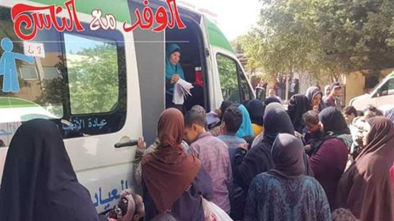 الكشف على 3000 مريض