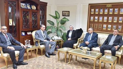 محافظ أسيوط يلتقي رئيس الهيئة القومية لضمان جودة التعليم.. (صور)