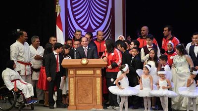 موجز 24 ساعة.. السيسي يعلن التبرع بـ80 مليون جنيه من 