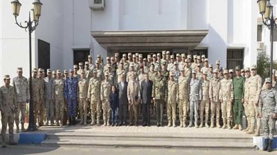 الفريق أسامة ربيع يستقبل وفد كلية القادة والأركان