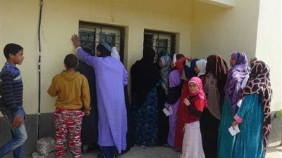 قافلة جامعة المنيا المتكاملة توقع الكشف الطبي على 915 حالة بـ