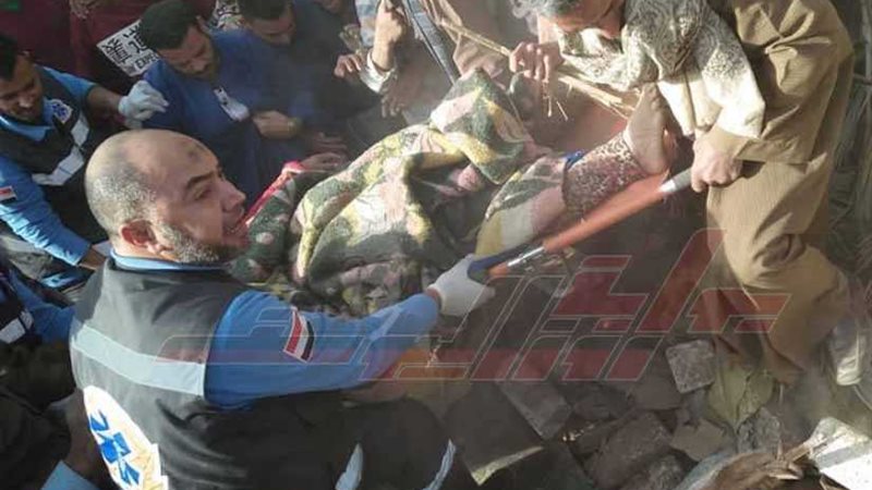 سيارة نقل تصيب ربة