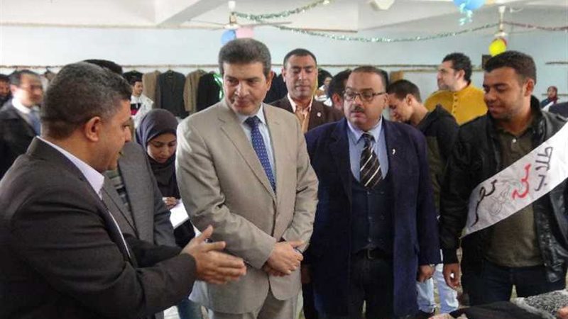 1500 قطعة ملابس بـالمعرض