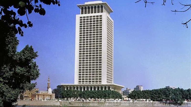 الخارجية تهيب بالمواطنين