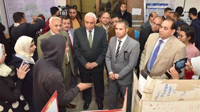 تكريم الطلاب الفائزين