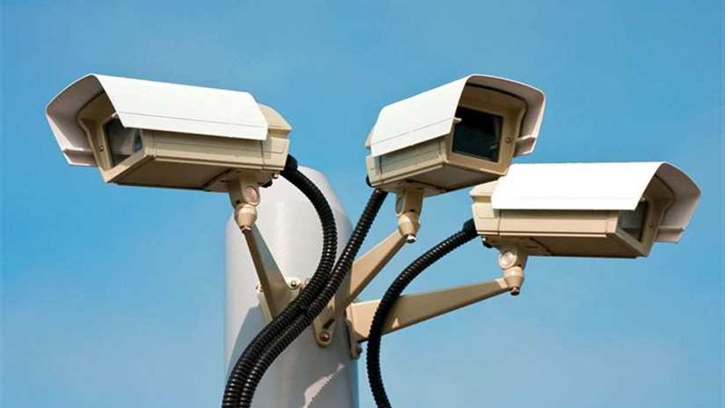 كاميرات مراقبة في