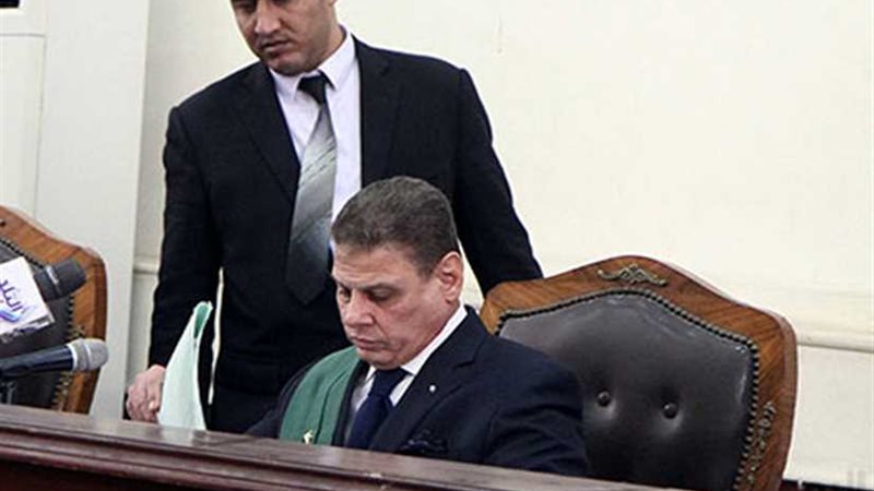 رفع محاكمة مرسى وآخرين