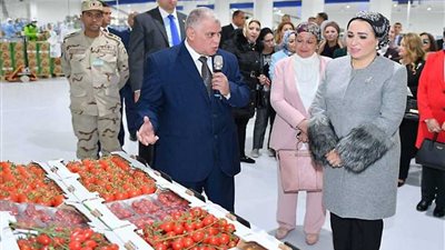 قرينة الرئيس تتفقد مشروع الصوب الزراعية بالعاشر من رمضان..صور