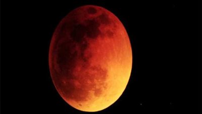 الأرض تستقبل العام الجديد بظاهرة فلكية نادرة