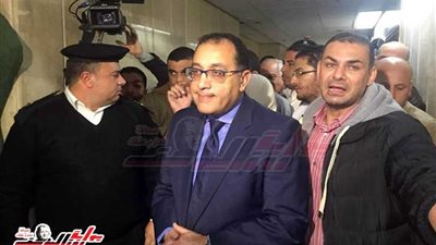 رئيس الوزراء يتابع مع وزير الداخلية ومحافظ الجيزة حادث المريوطية الإرهابي