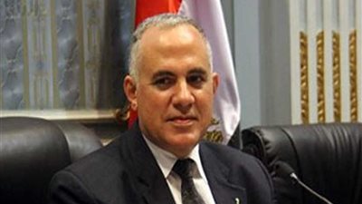 وزير الري ونظيره السوداني يتفقدان المنوذج المصغر لقناطر أسيوط الجديدة