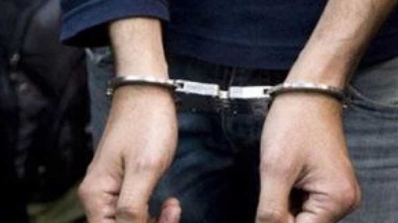 القبض على خريج أثناء