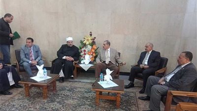 محافظ أسيوط يستقبل وزير الأوقاف