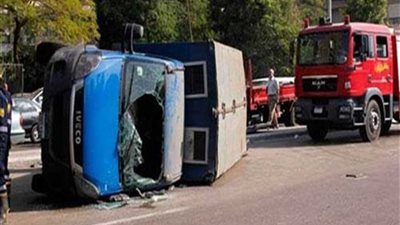 إصابة 9 بينهم ضابط شرطة وسيدة إيرانية في اصطدام سيارتين ببني سويف