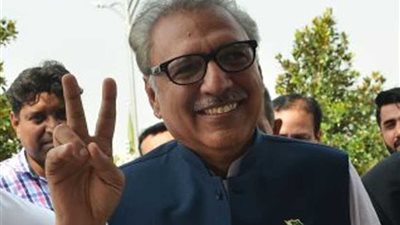 باكستان والهند تتبادلان قائمة السجناء والمنشآت النووية