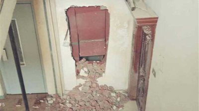 شق حائط لإنقاذ شاب بطنطا من مصعد انحشر بالطابق الثامن