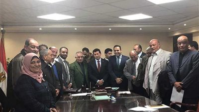 وزير الشباب والرياضة يلتقي رؤساء أندية بورسعيد