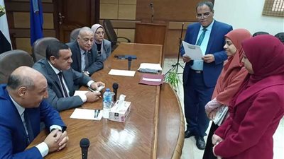 محافظ البحيرة يلتقي 39 مواطنا في اللقاء الأسبوعي لخدمة المواطنين (صور)