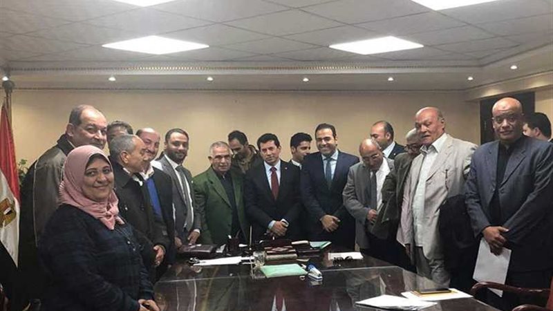 وزير الشباب والرياضة