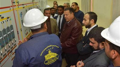 محافظ بني سويف يتابع سير العمل بمنظومة صوامع قمح سدس