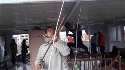 حملات إزالة للعقارات المخالفة وإشغالات الطريق بشرق الإسكندرية