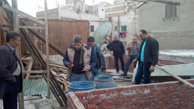 بالصور.. حملات على العقارات المخالفة بحي الجمرك