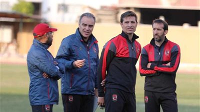 لاسارتي يطلب استبعاد 10 لاعبين.. تعرف عليهم