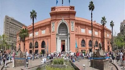 المتحف المصري يعرض مجموعة قوالب فخارية لصناعة العملة من العصر الروماني