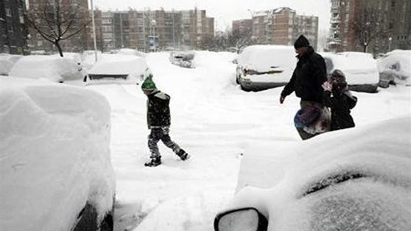 انهيار 122 منزلاً