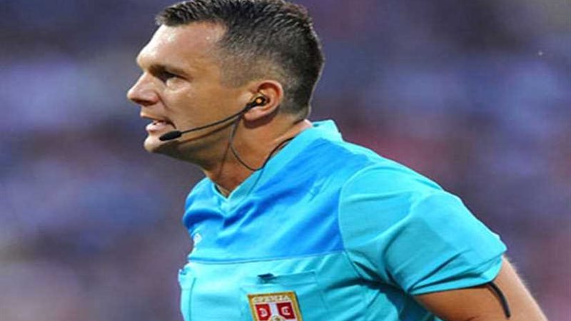 طاقم حكام صربي لمباراة