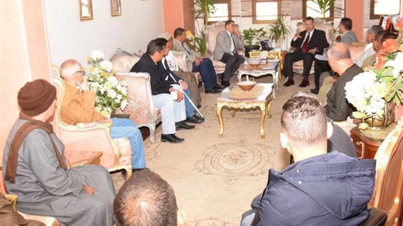 محافظ بني سويف يلتقي