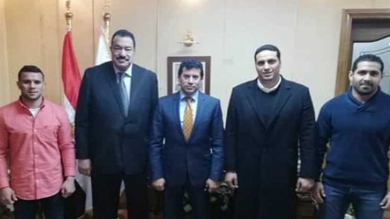 أشرف صبحي يناقش استعدادات