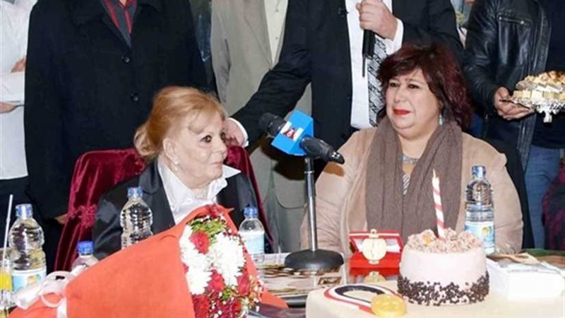 وزيرة الثقافة تزور