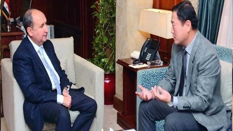 وزير التجارة يبحث