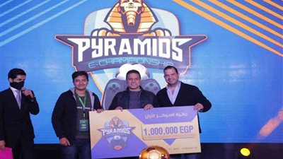 طالب ثانوي يفوز بمليون جنيه في بطولة تركي آل الشيخ.. صور