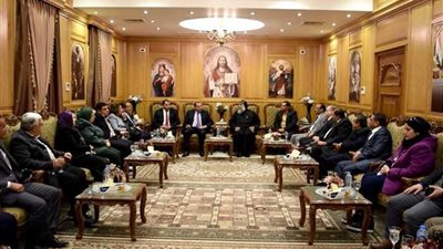 رئيس جامعة بني سويف يزور أديرة وكنائس المحافظة