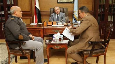 محافظ كفر الشيخ يتابع إنشاء مصنع الرمال السوداء بغرب البرلس