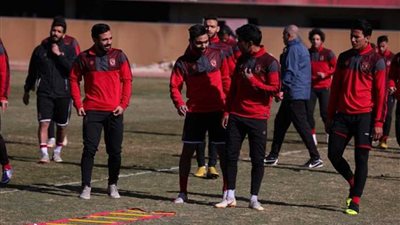 لاعبو الأهلي يرحبون بالشحات بعد انضمامه للقلعة الحمراء