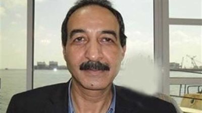 الخدمات البحرية بميناء الإسكندرية تنجح في السيطرة على إحدى السفن سحبتها الرياح والأمواج