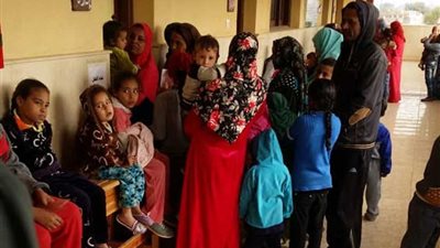 الكشف على ١٧٠٠ مريض وإجراء ٢٧ عملية في ثاني أيام عمل قافلة الأزهر الطبية بسوهاج