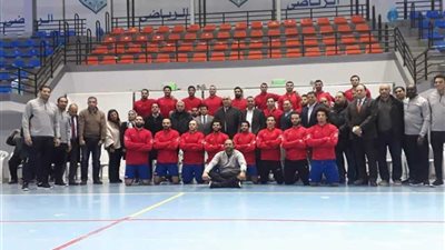وزير الرياضة يشاهد تدريب منتخب اليد ويجتمع باللاعبين قبل السفر للمونديال