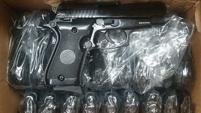 ليبيا: ضبط 20 ألف مسدس تركي مهربة بشحنة ألعاب أطفال .. (صور)