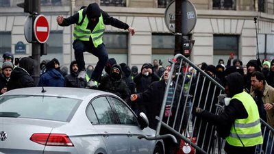 الحكومة الفرنسية تتوعد مثيري الشغب بإجراءات صارمة